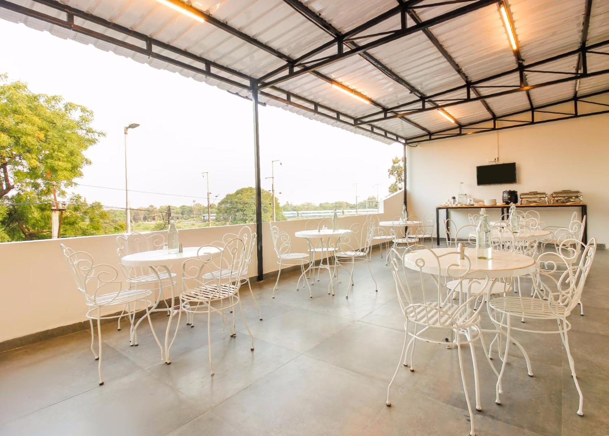 Hotel Super Townhouse Rcc Sunrise Hyderabad Esterno foto