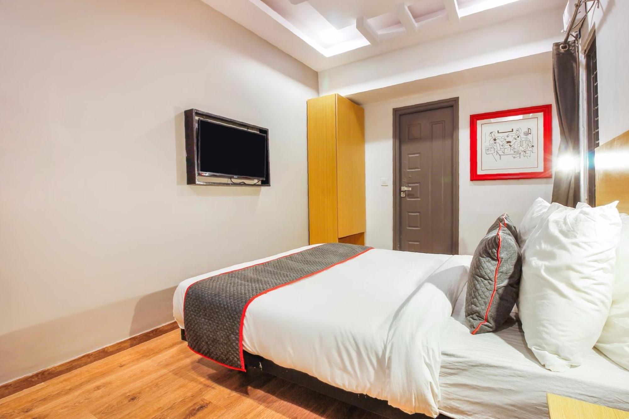 Hotel Super Townhouse Rcc Sunrise Hyderabad Esterno foto