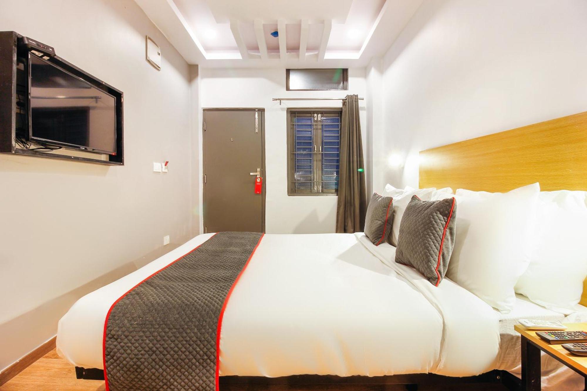 Hotel Super Townhouse Rcc Sunrise Hyderabad Esterno foto