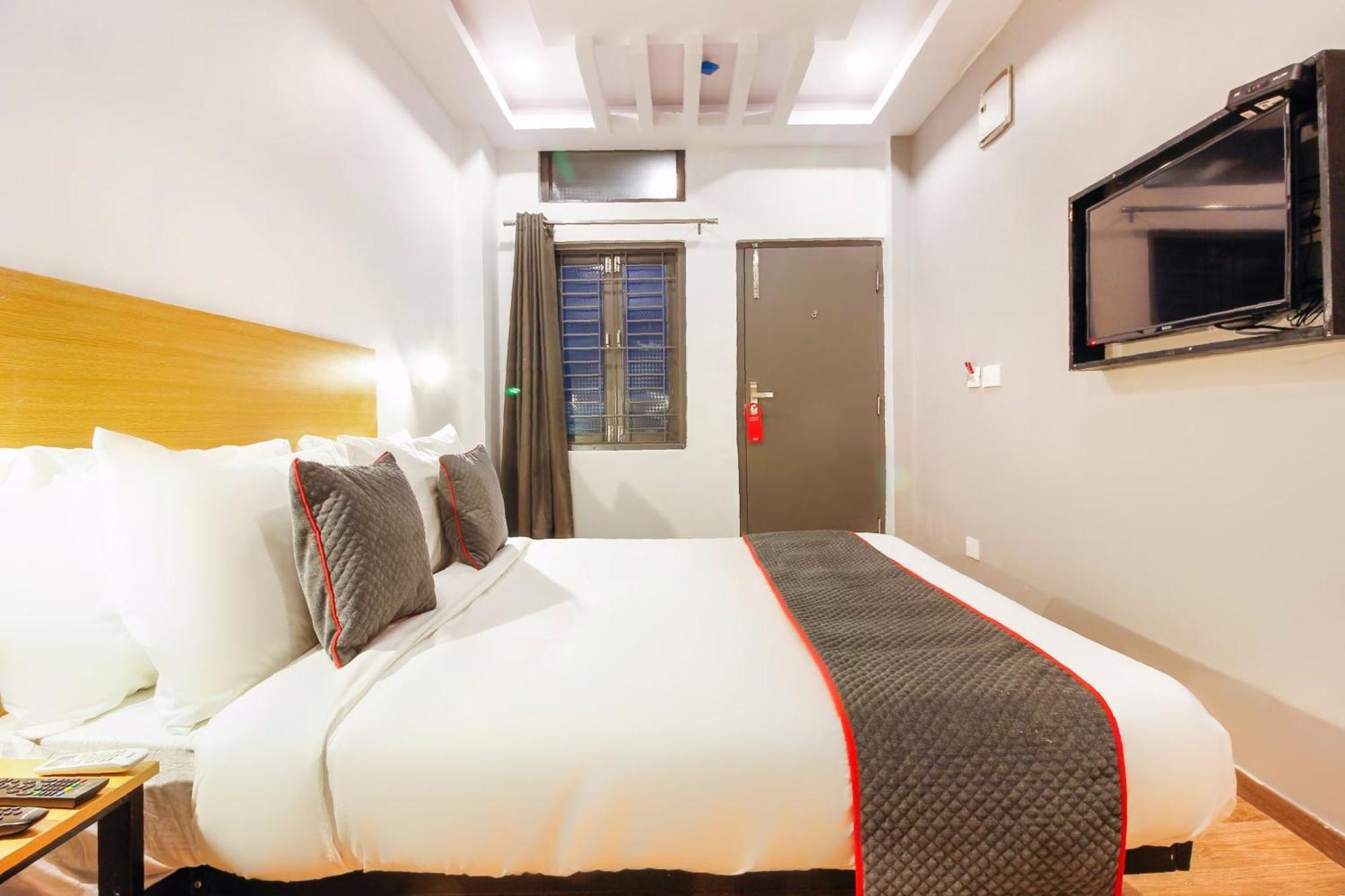 Hotel Super Townhouse Rcc Sunrise Hyderabad Esterno foto