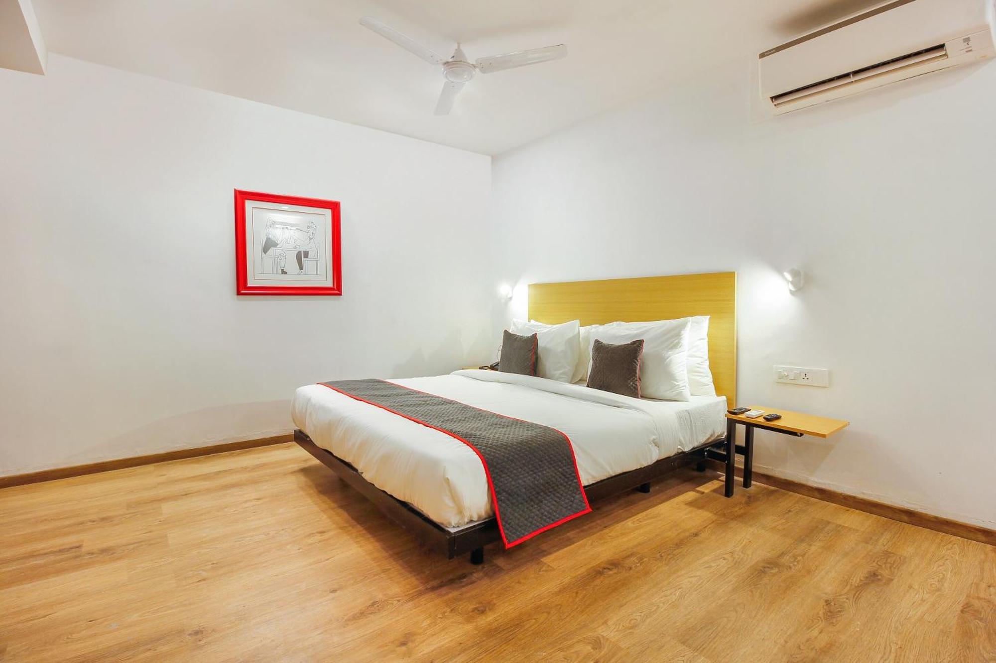 Hotel Super Townhouse Rcc Sunrise Hyderabad Esterno foto